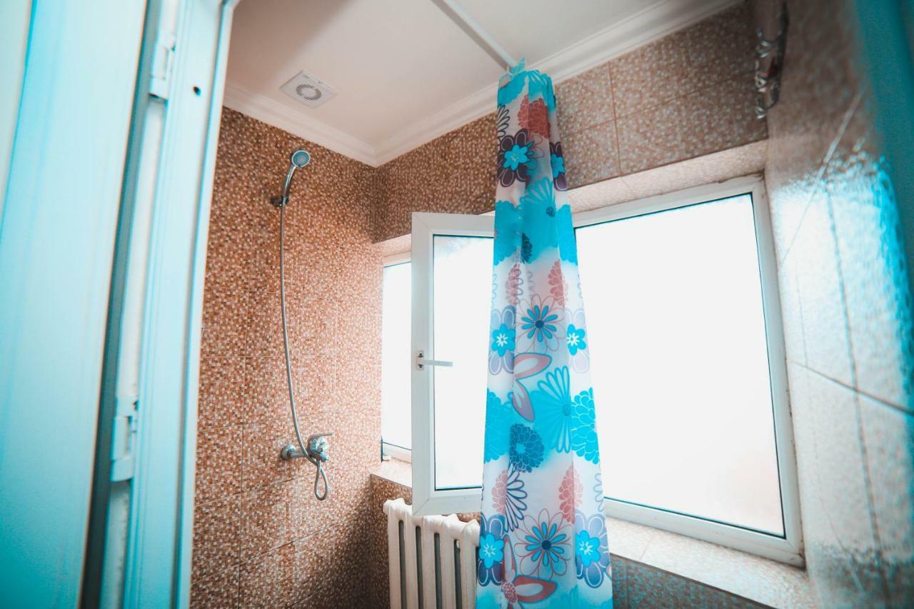 Capsule Hotel Technocave Biszkek Zewnętrze zdjęcie