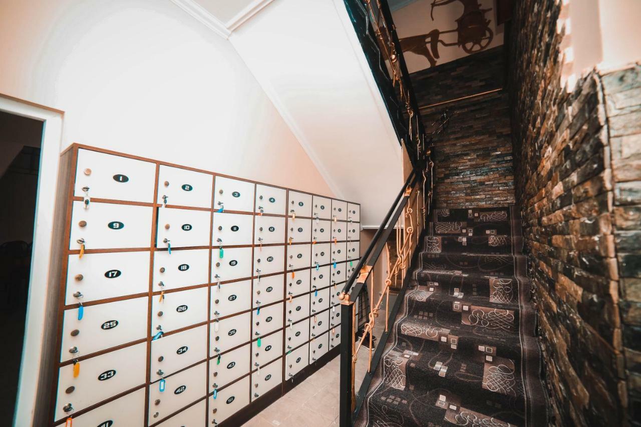 Capsule Hotel Technocave Biszkek Zewnętrze zdjęcie