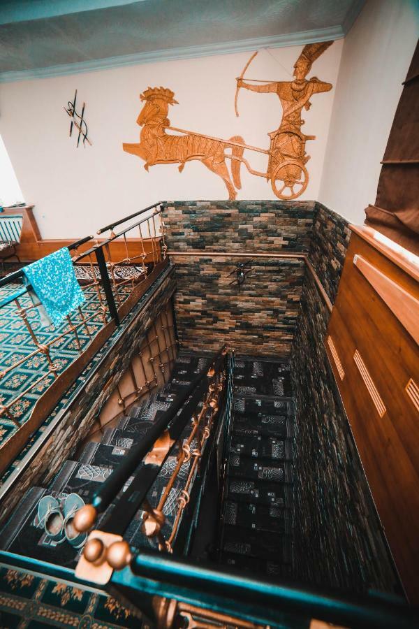 Capsule Hotel Technocave Biszkek Zewnętrze zdjęcie
