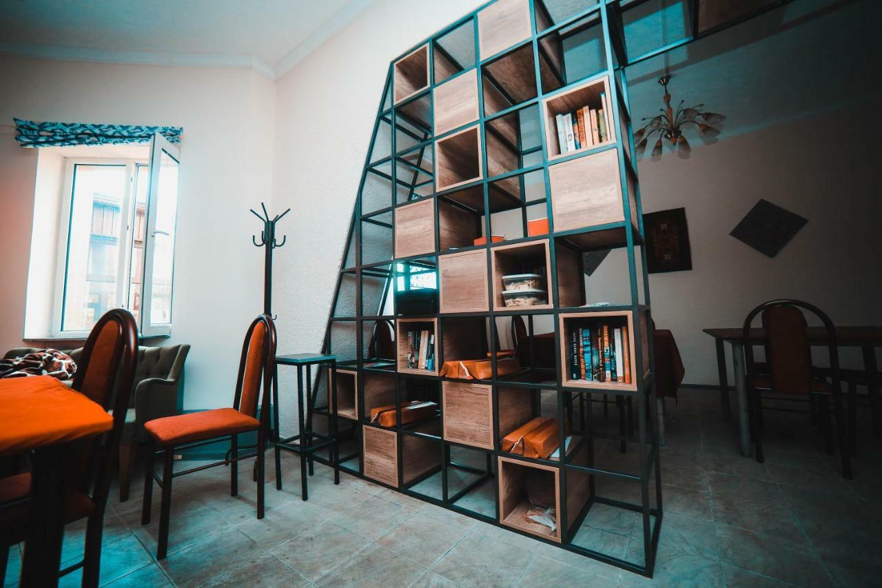 Capsule Hotel Technocave Biszkek Zewnętrze zdjęcie